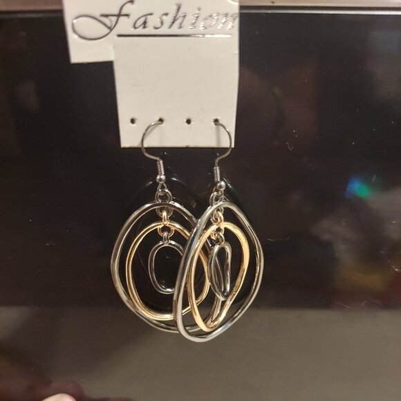 Source Unknown Jewelry - Trio Hanging Earrings NWT